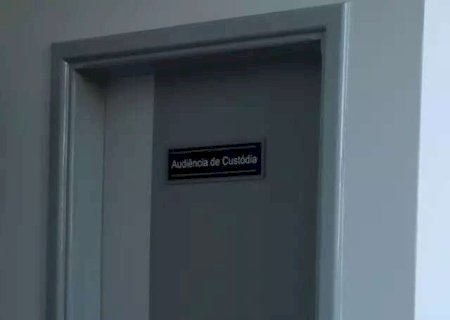 Mãe vai à missa, padrasto abusa de menino de 7 anos e vai preso