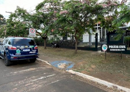 Mulher é presa após atingir adolescente com fogos de artifício