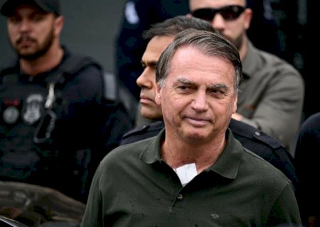 Moraes mantém prisão domiciliar de Bolsonaro