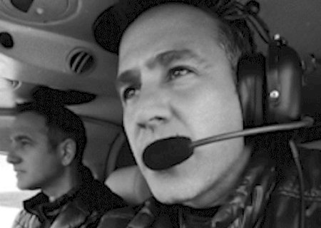 'Como dizer adeus?': irmão gêmeo lamenta morte de piloto em acidente aéreo