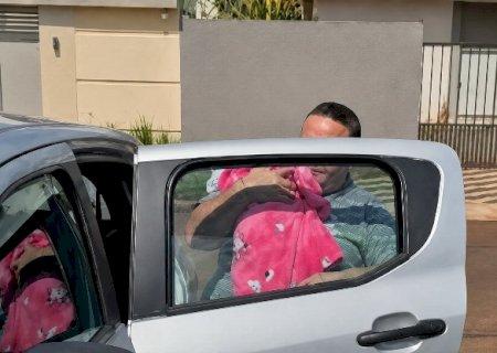Polícia considera mãe inocente e devolve bebê sequestrado à família