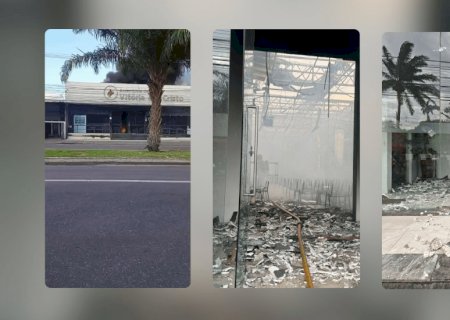 Incêndio de grandes proporções atinge igreja de Malafaia, e teto desaba