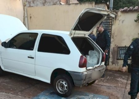 Carro usado em furto de casa de coronel da PM é encontrado abandonado