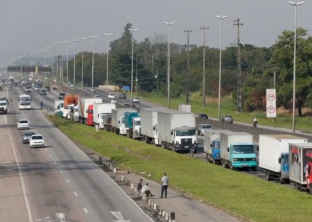 Lei do Frete torna permanente fiscalização sobre piso mínimo para transporte de cargas