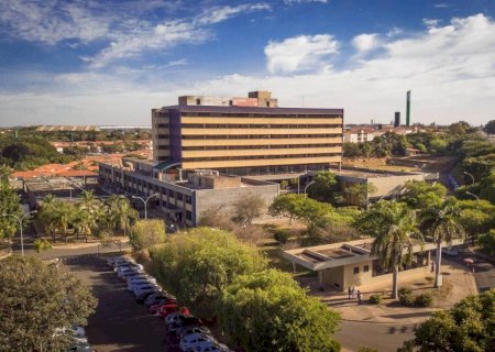 Mulher descobre gravidez um mês após hospital confirmar aborto e fazer curetagem com feto vivo