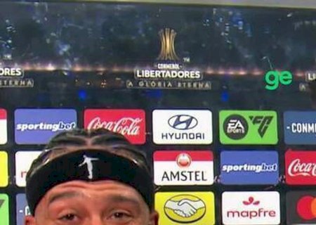 Joia do futsal do Corinthians treina em campo a pedido de Diniz