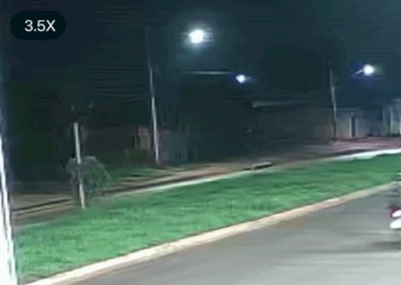 Voltando de conveniência, motorista capota carro e morre em avenida