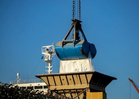 Senado aprova programa para ampliar produção nacional de fertilizantes