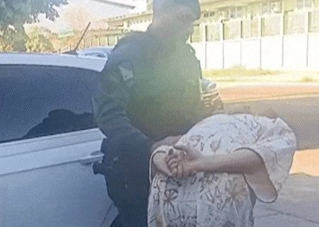 Mulher invade salão, agride gerente e diz ter recebido ordem para matá-la