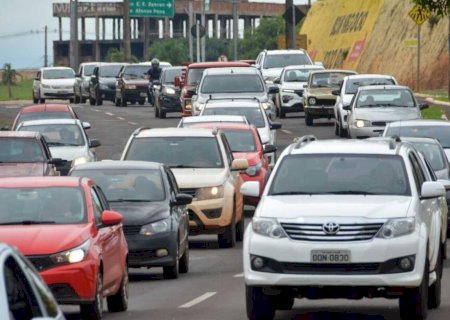 Licenciamento de veículos com placas de final 7 e 8 deve ser pago em agosto