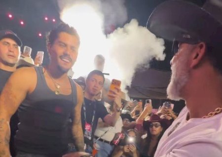 Juliano Ferro dança com Zé Felipe no palco do Barretão e leva o nome de Ivinhema a um dos maiores rodeios do mundo