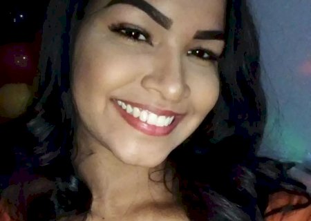 A caminho de consulta do filho, jovem morre em acidente com carreta