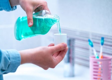 Uso frequente de enxaguante bucal pode fazer mal, apontam estudos