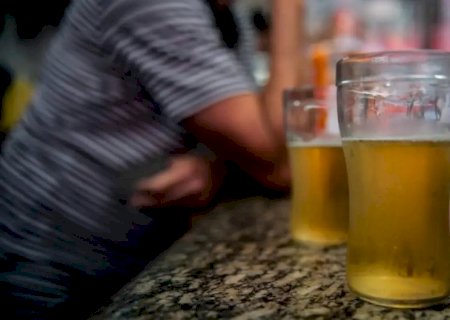 Bebida alcoólica e cigarro podem causar cegueira, alertam especialistas