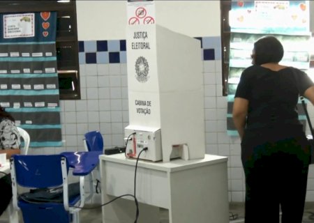Eleitores com deficiência ou mobilidade reduzida podem solicitar transporte para votar; prazo se encerra nesta segunda
