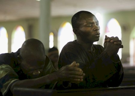 Mais um ataque: pastor é morto a tiros a caminho de culto na Nigéria