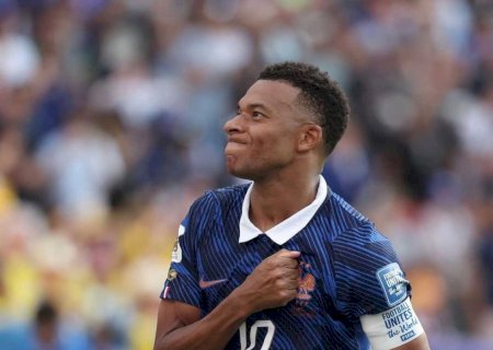 Mbappé sobe o tom, se declara o melhor do mundo e mira Bola de Ouro: 'Fiz história'