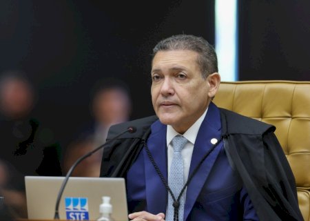 Senador protocola pedido de impeachment de Nunes Marques do STF | G1
