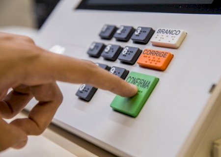 Ameaças de demissão, promessas de benefícios e mais: o que é assédio eleitoral no trabalho e como denunciar