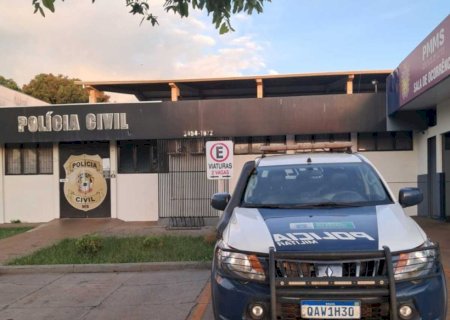 Jurada de morte, mulher se esconde no banheiro com filho de colo e escapa de execução