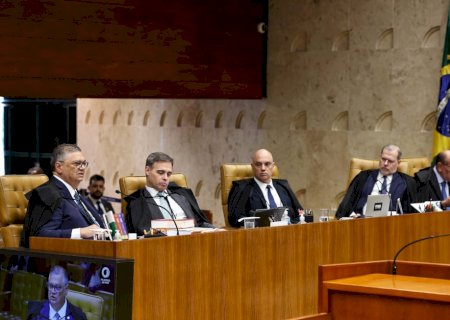 Crise no STF se arrasta por quase um mês e chega ao TSE às vésperas do 1º turno