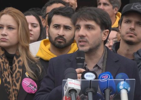Renan Santos faz ato no Ibirapuera e pede afastamento de Toffoli e Moraes do STF, de Andrei da PF e de Gonet da PGR