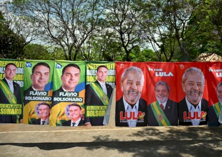 Campanha do 2º turno será retomada nesta segunda, 24 horas após o fim da votação