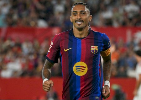 Raphinha assina renovação de contrato com o Barcelona até 2030