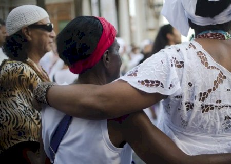 Ataques a símbolos religiosos reacendem debate sobre intolerância