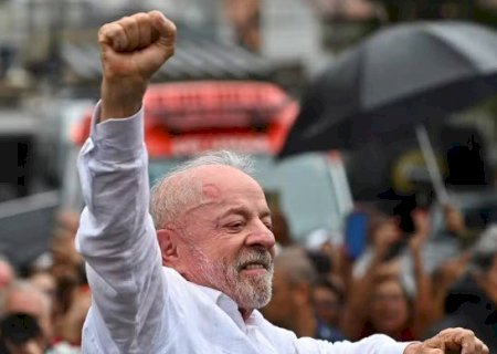 Eleitores de Lula vão às ruas de Batayporã para comemorar vitória nas urnas
