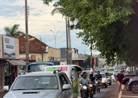 Carreata em apoio a Flávio Bolsonaro reúne mais de 100 veículos em Batayporã
