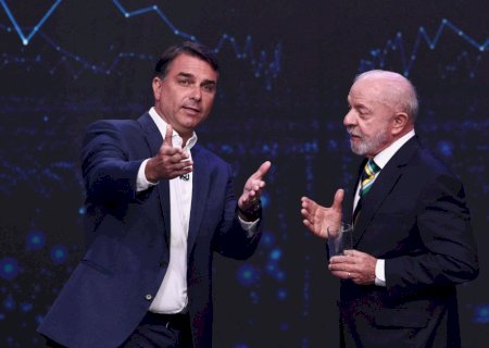 Debate expõe contraste entre Lula analógico e Flávio Bolsonaro digital