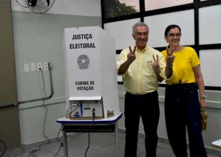 Ao votar, Reinaldo Azambuja faz duras críticas ao Judiciário