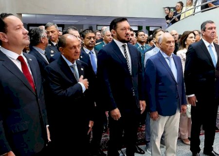 Assembleia suspende sessão em apoio a Zé Teixeira