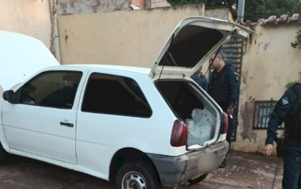 Carro usado em furto de casa de coronel da PM é encontrado abandonado