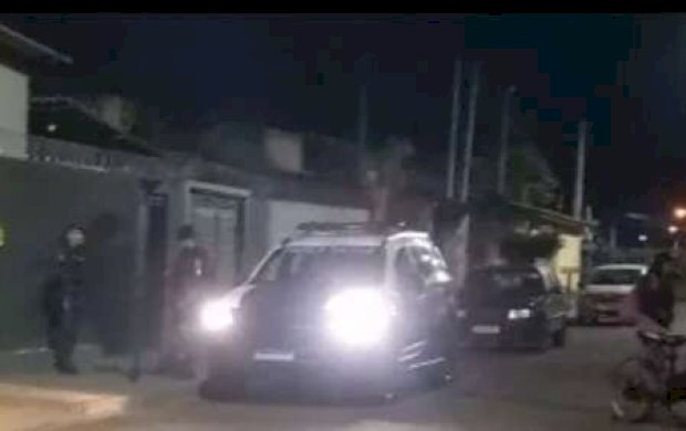 Homem tenta atacar pai idoso com faca e morre baleado pela polícia