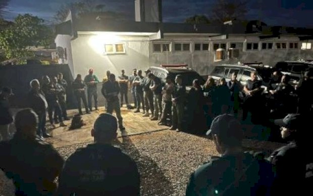 Operação contra grupo criminoso tem tiros contra policiais e 5 presos